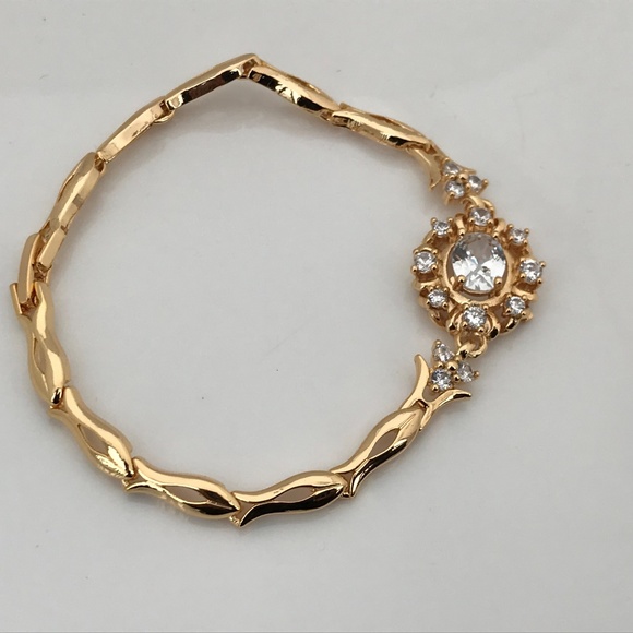 Valentines Bracelet Gold Tone Metal Crystal Accent - Picture 7 of 8